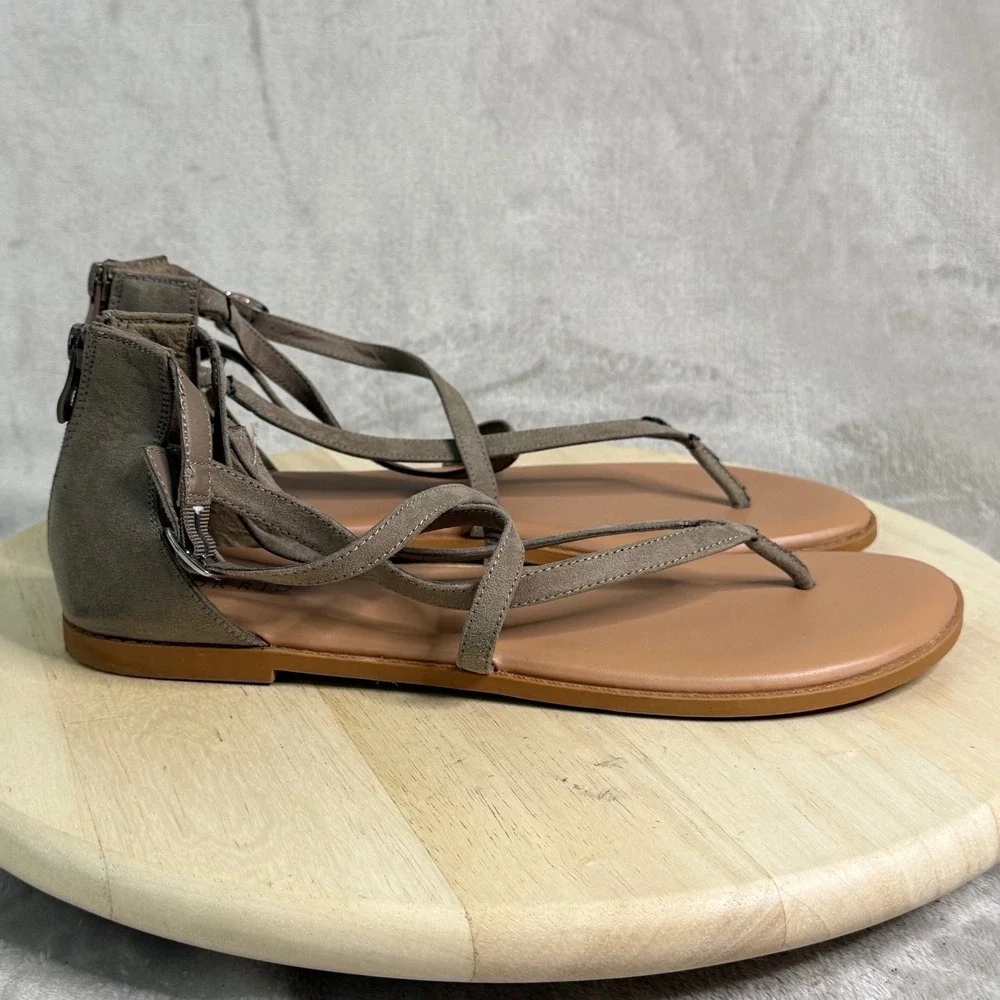 Torrid Womens Wide Width Gladiator Thong Sandals Taupe Brown Strappy Back Zip